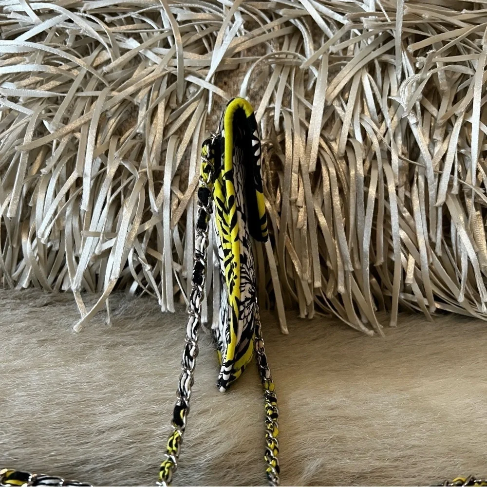 VERA BRADLEY Citron 2014 Mini Cellphone Crossbody Chainlink Yellow Black Floral